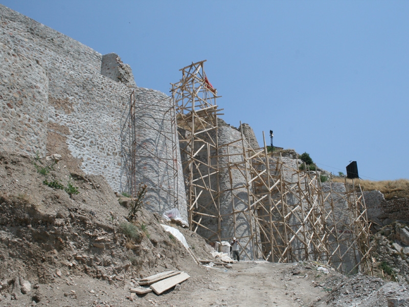 Tokat Kalesi Sur Duvarlarının Tamamlanması,Onarımı ve Restorasyonu (2014-2015)