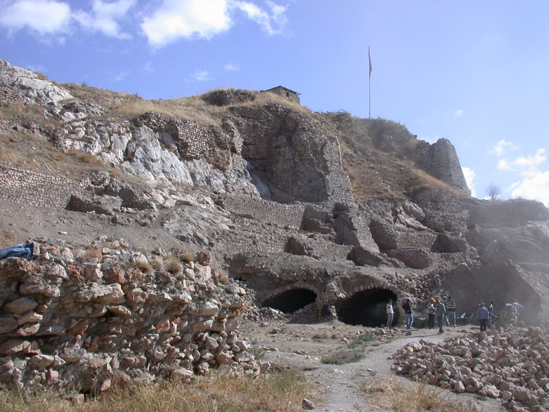 Tokat Kalesi Sur Duvarlarının Tamamlanması,Onarımı ve Restorasyonu (2014-2015)