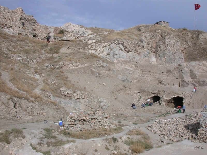 Tokat Kalesi Sur Duvarlarının Tamamlanması,Onarımı ve Restorasyonu (2014-2015)